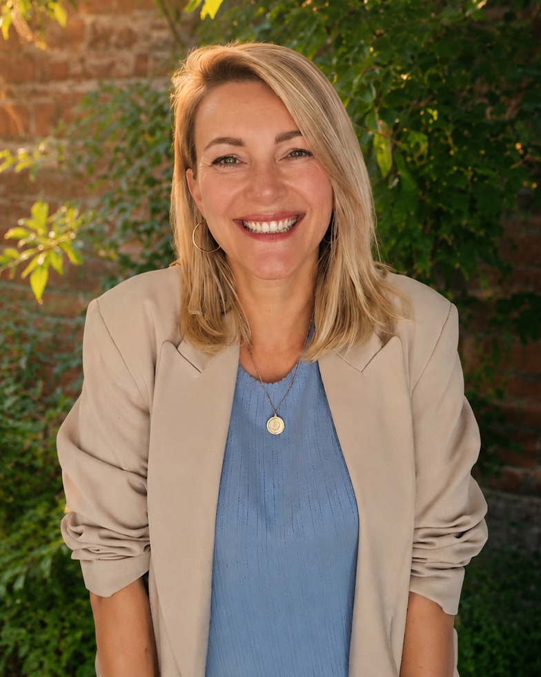 Katrin Arlington, Relocator Photo