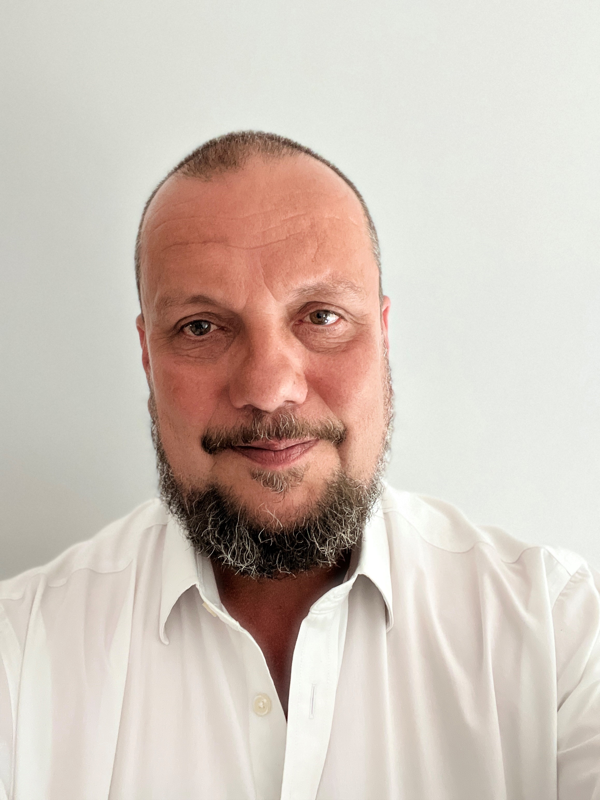 Justin Bellinger, Chair Photo